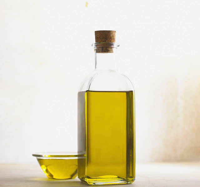 OLEIC ACID 75% MIN (C18:0 2.5 MAX) in Chemtradeasia